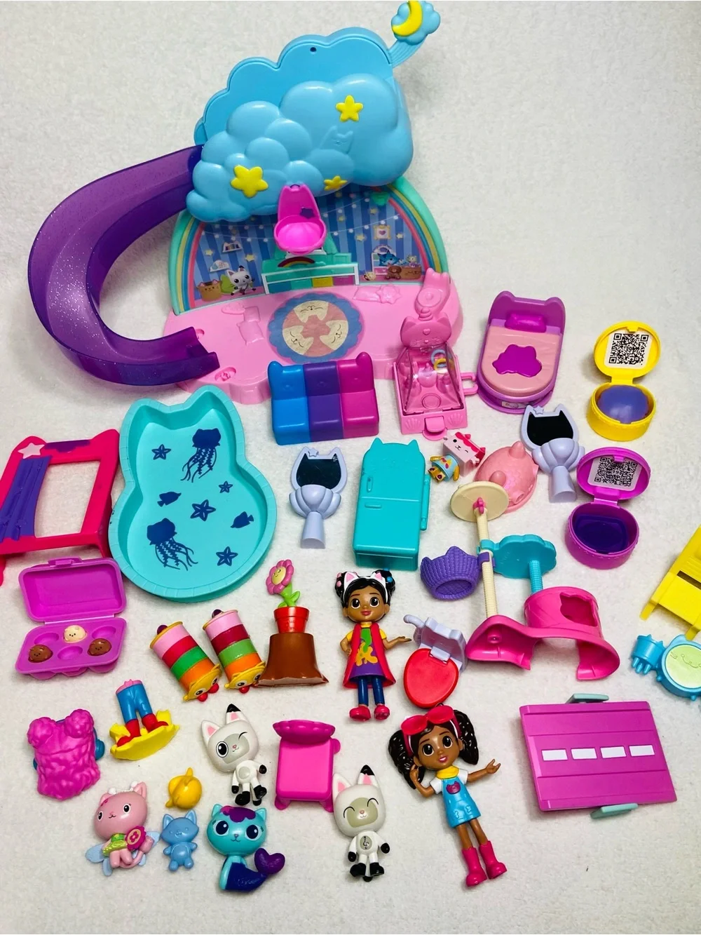 GabbyS Dollhouse this lot